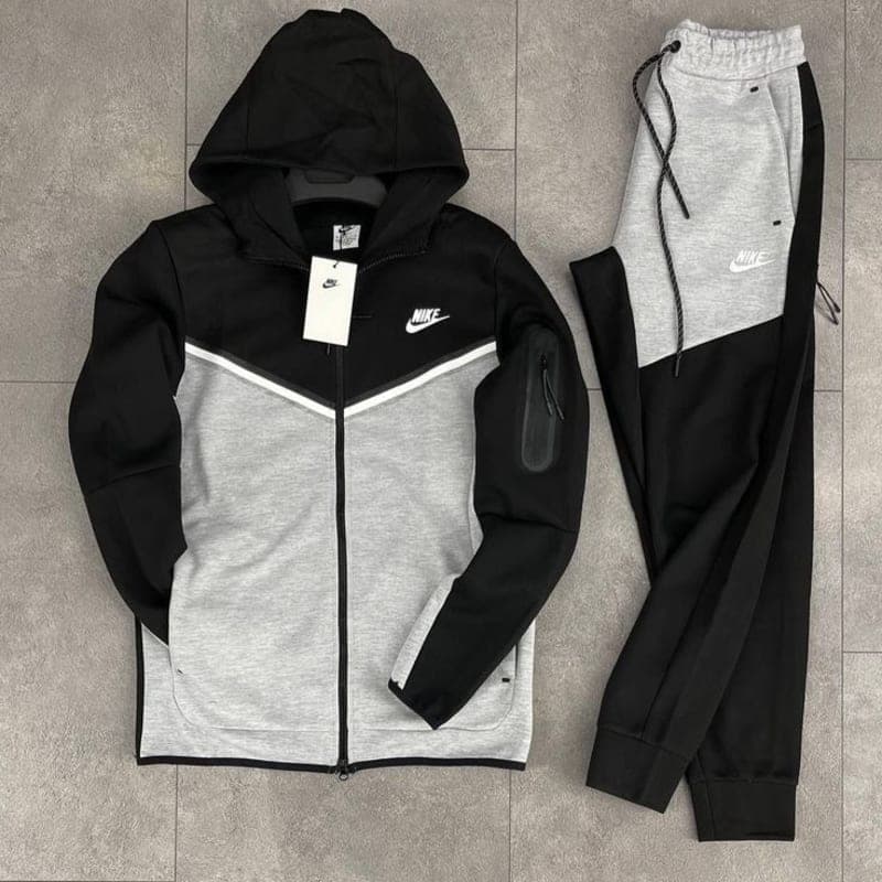 Imagen de Conjunto Urbano Capota y Jogger - Estilo y Comodidad