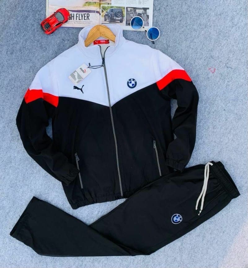 Conjunto deportivo tricolor BMW
